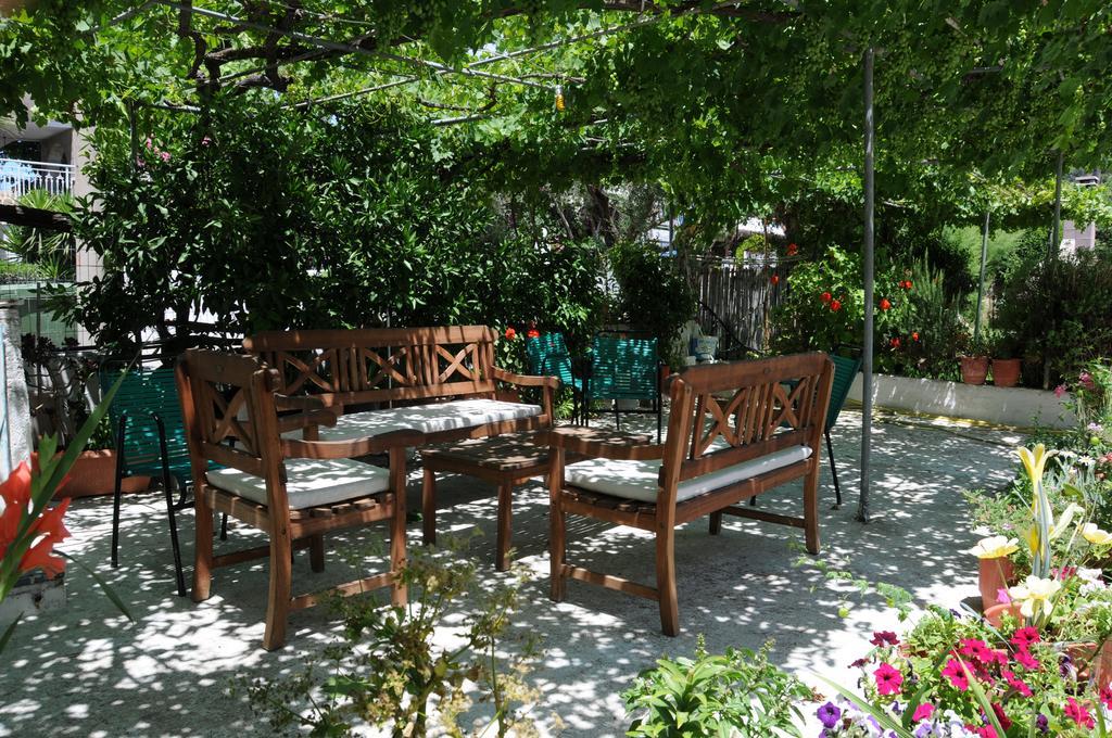Apartmán Vicky'S Garden Kalamákion Exteriér fotografie
