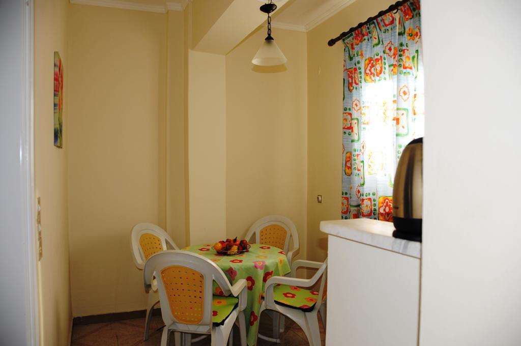 Apartmán Vicky'S Garden Kalamákion Exteriér fotografie
