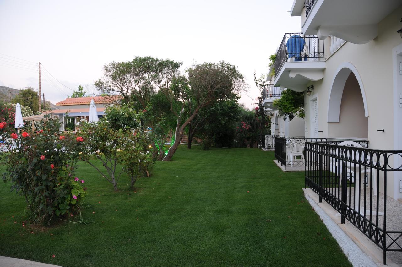 Apartmán Vicky'S Garden Kalamákion Exteriér fotografie
