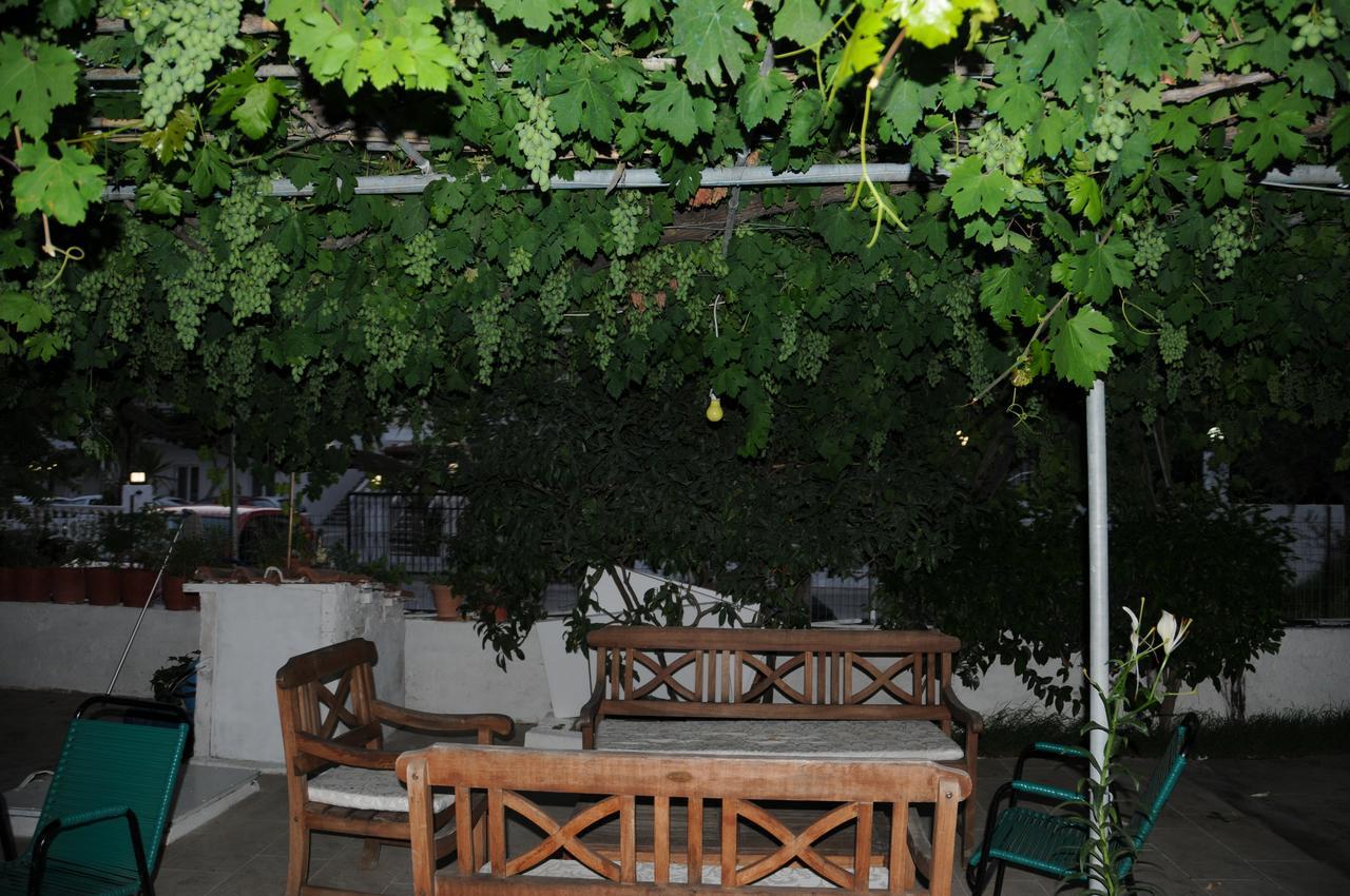Apartmán Vicky'S Garden Kalamákion Exteriér fotografie